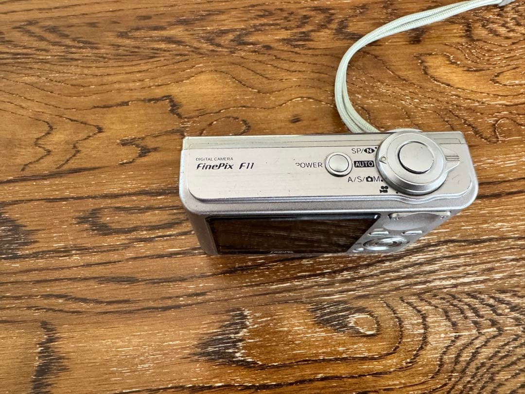 Fujifilm FinePix F11 コンパクトデジタルカメラ