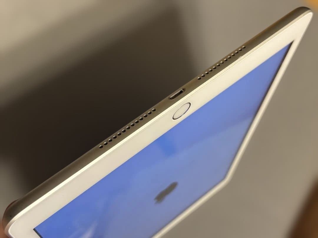 iPad 第7世代 wi- fi+セルラー 32GB Softbank