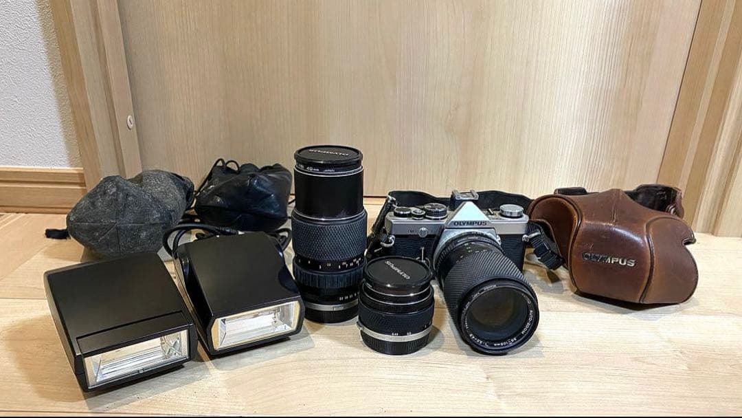 動作未確認 OLYMPUS OM-2 フィルムカメラ/レンズ×3/ストロボ×2他